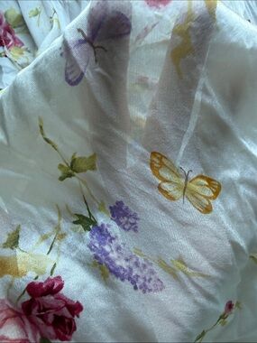 Crabtree & Evelyn Silk Robe - Rose & Butterfly Print M/L